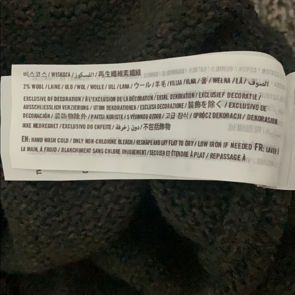 Sweater - Picture 4 of 4